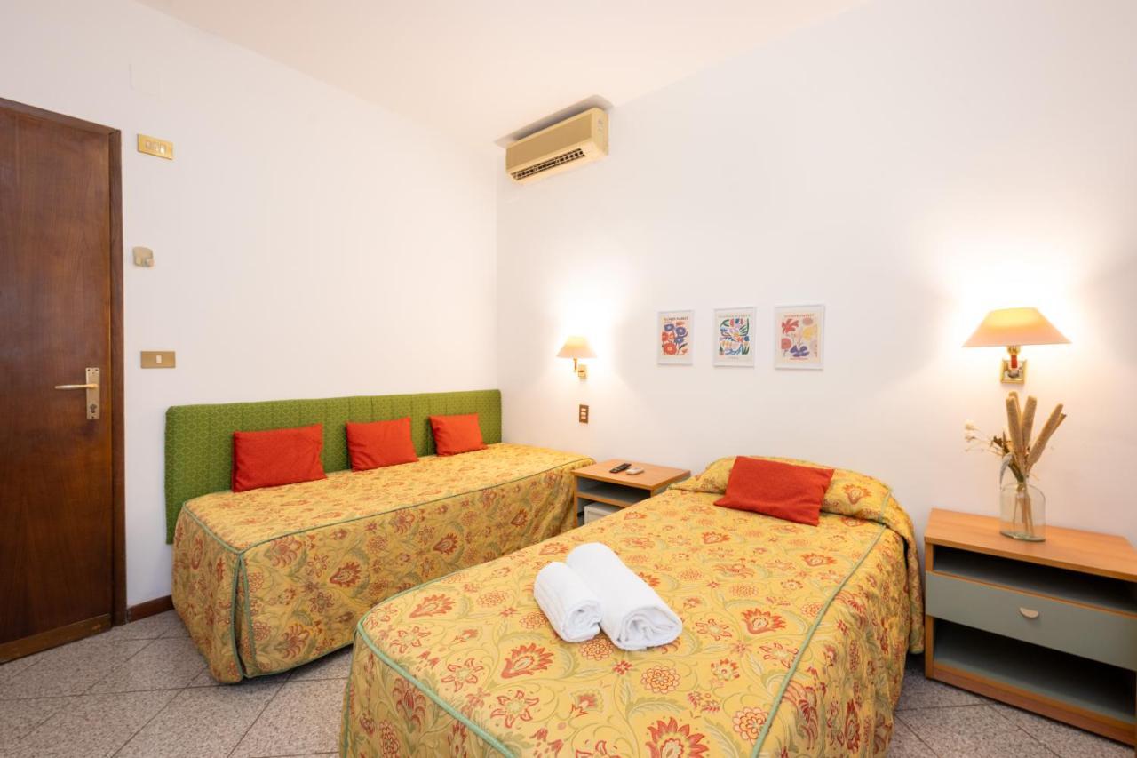 Camelia Rooms Venice Guesthouse Mestre Esterno foto
