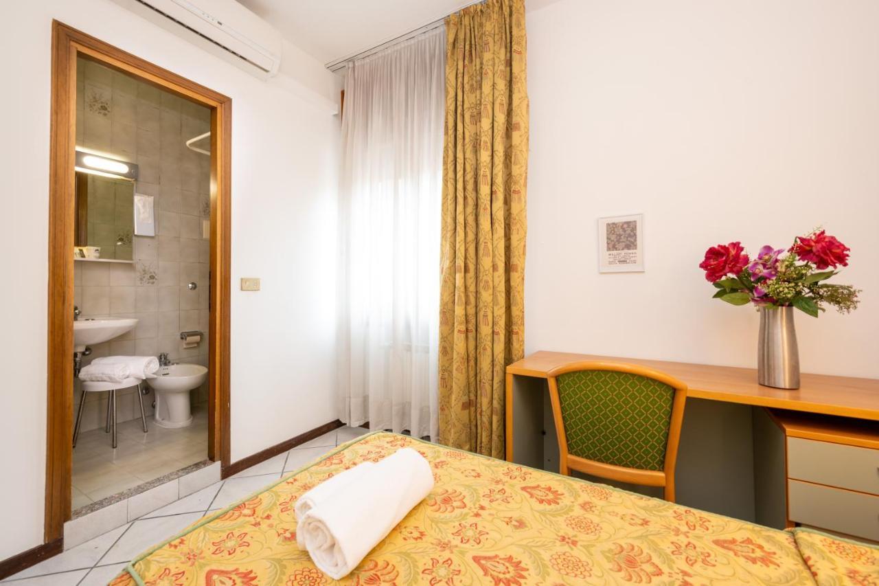 Camelia Rooms Venice Guesthouse Mestre Esterno foto
