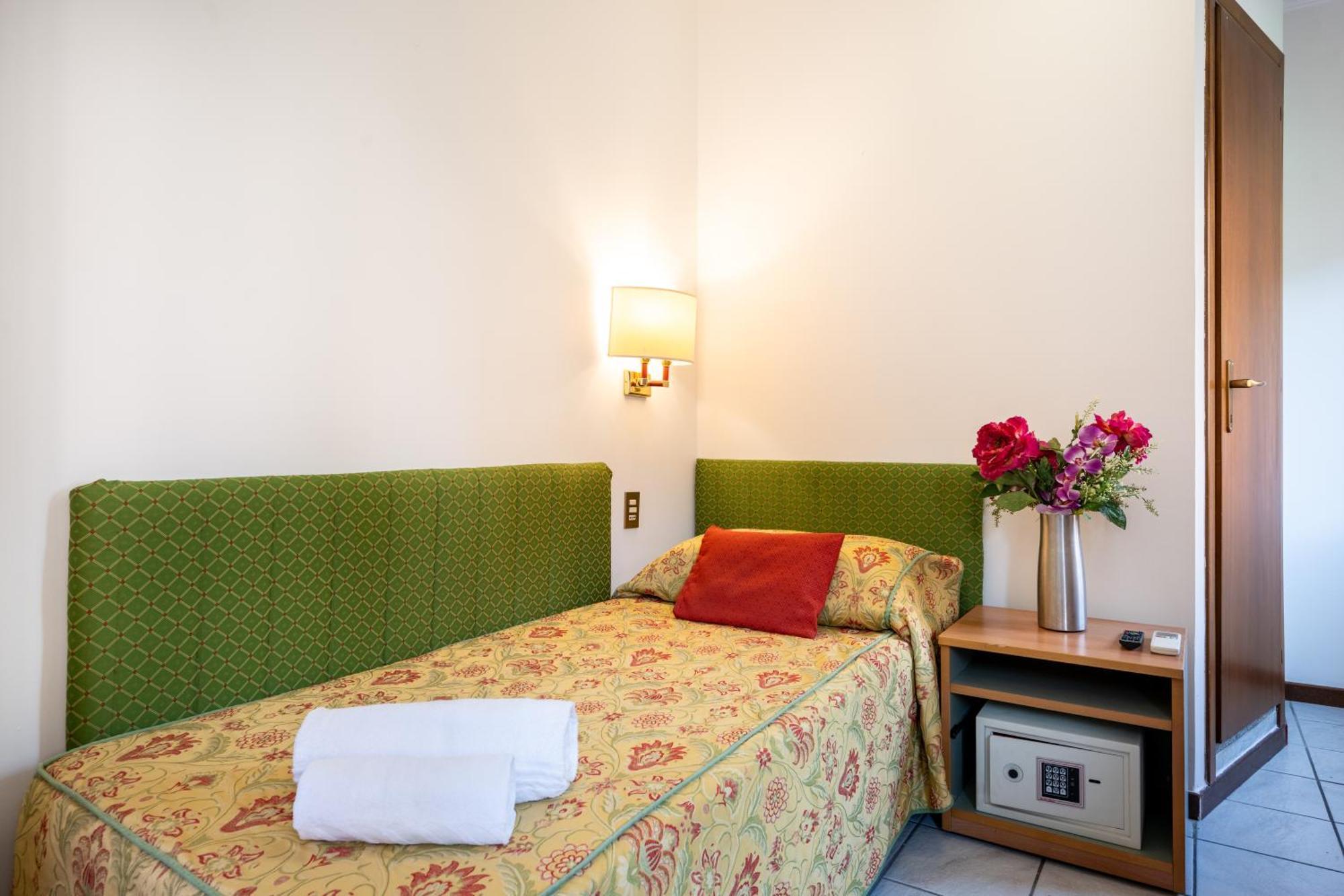 Camelia Rooms Venice Guesthouse Mestre Esterno foto